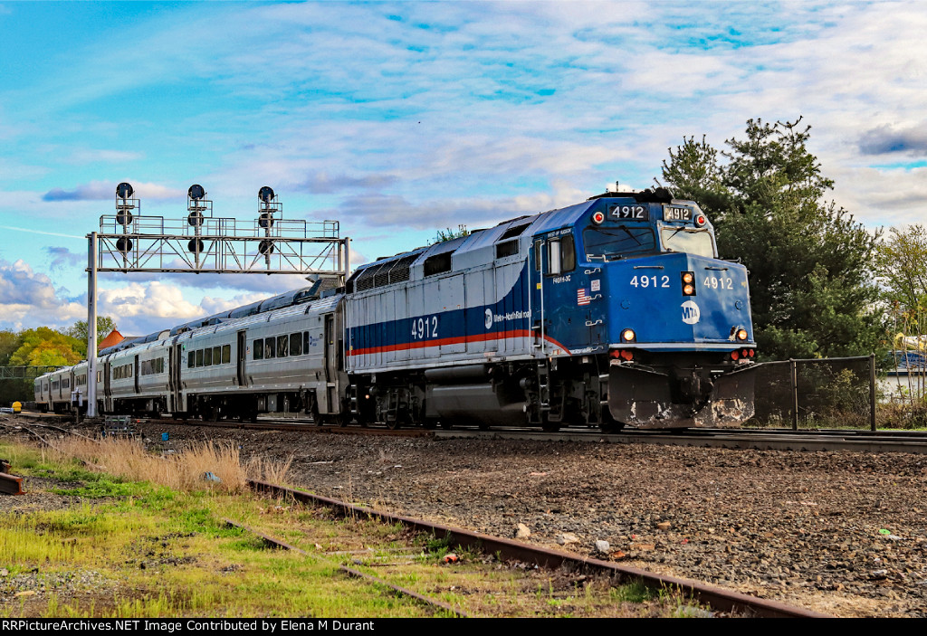 MNCR 4912 on train 1269